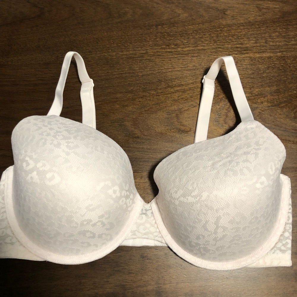 SOLD VICTORIAS SECRET PINK WEAR EVERYWHERE T-SHIRT BRA